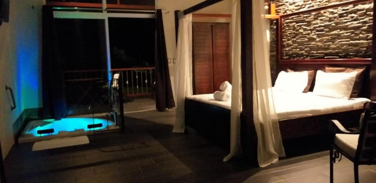 Tropical Suites & Villas La Fortuna Eksteriør billede